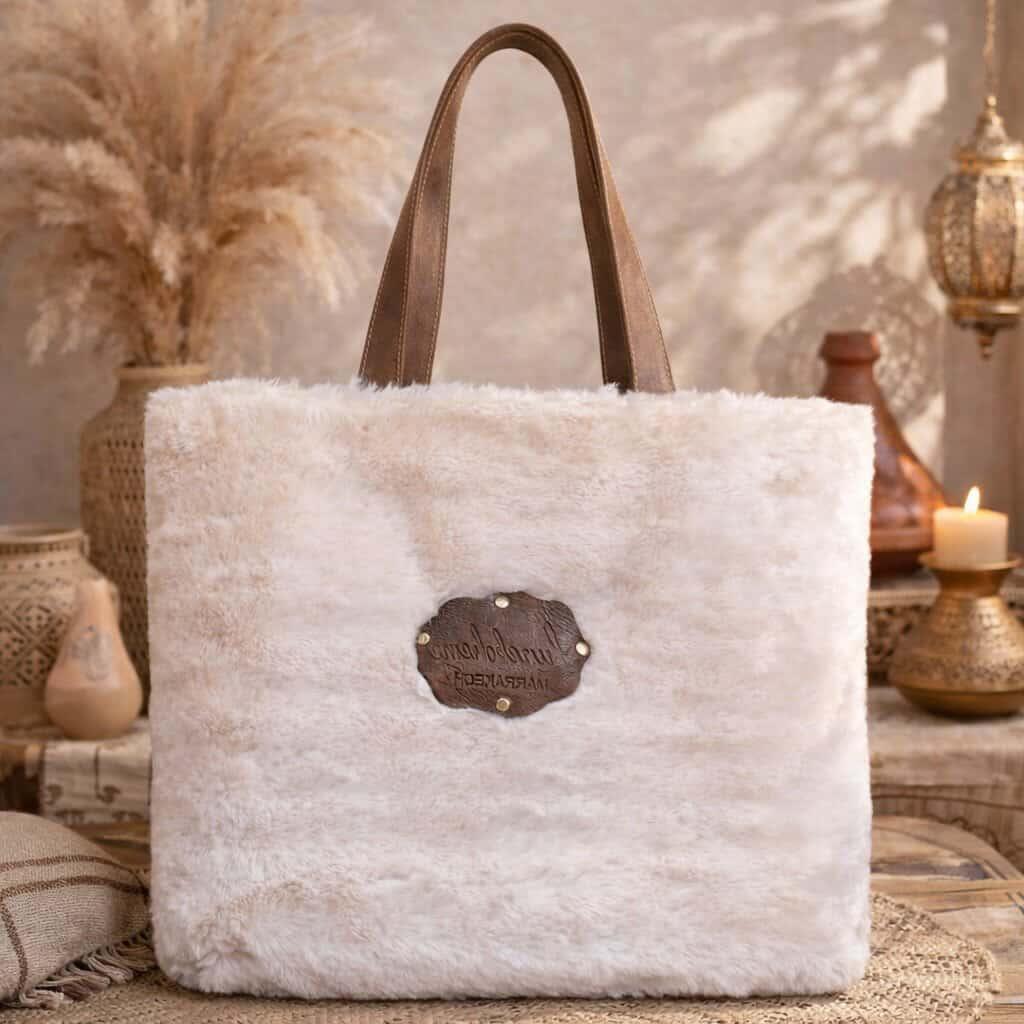 Cabas Premium Écru – Fausse Fourrure & Intérieur Velours (45x30×15)