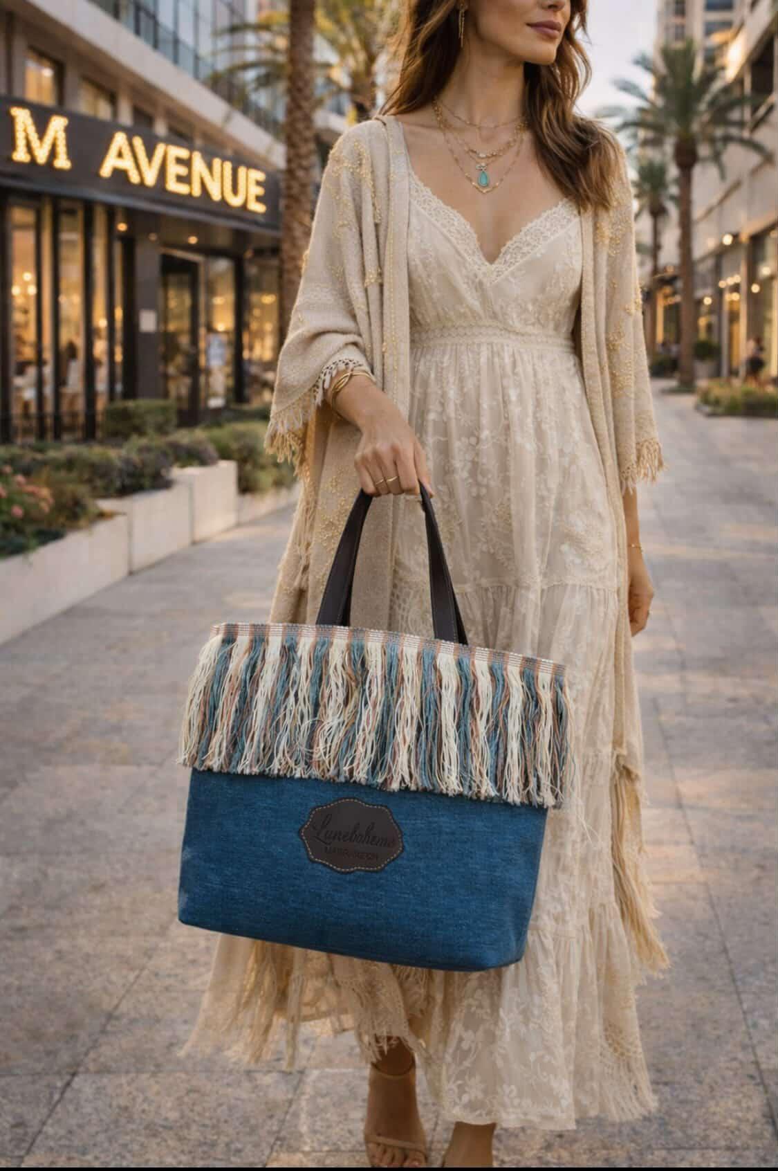 Cabas LuneBohème Denim 45×30×15 cm – Frange organique Multicolore & Anses Cuir